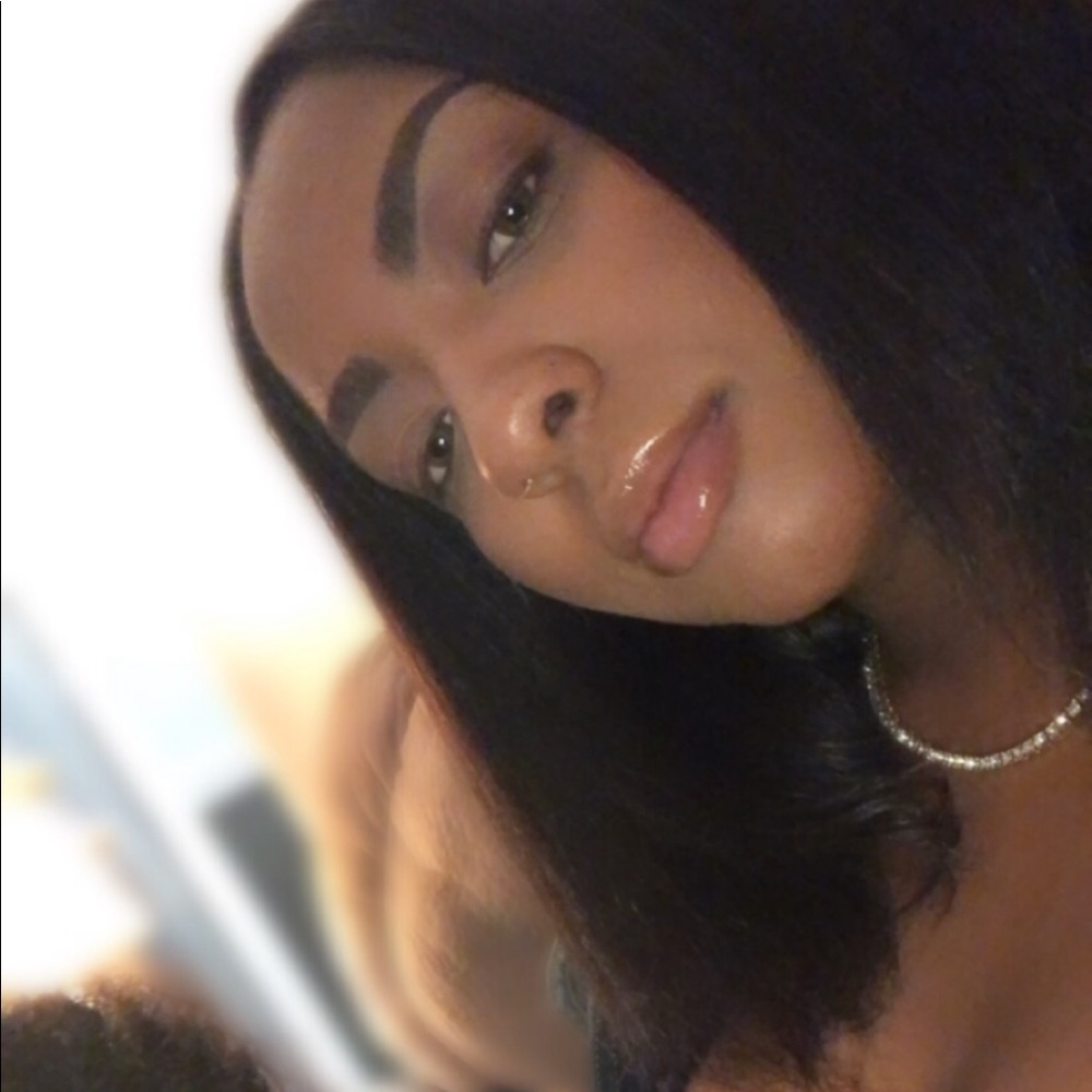 Meet your Posher, Asha